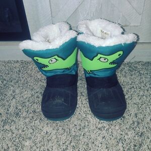 Cat & Jack kids' Waterproof Snow boots Dinosaur Print Faux-fur lining Size 6